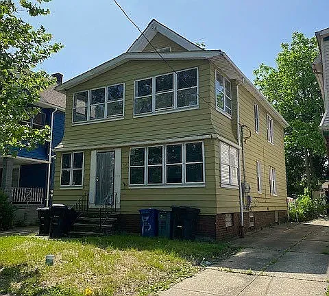 802 Wayside Rd — Photo 1