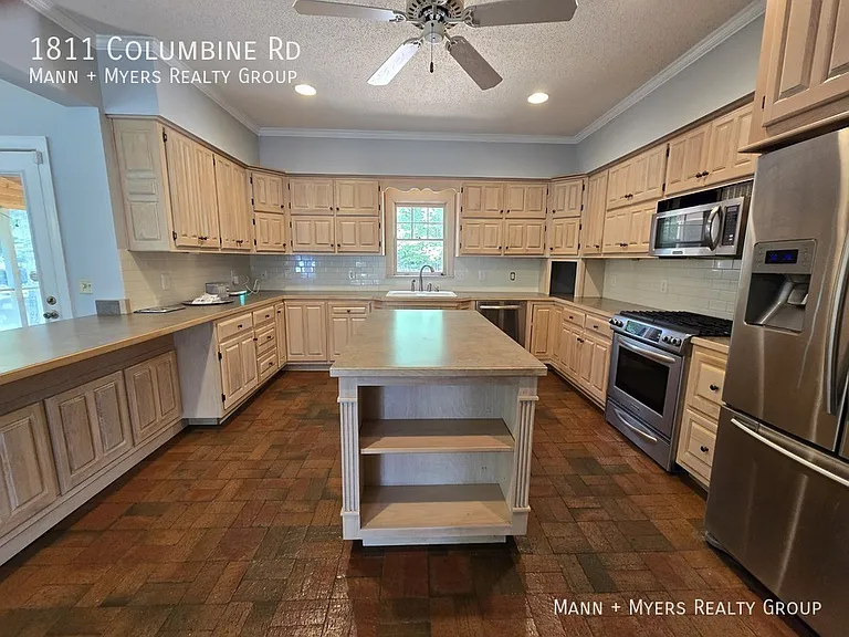 1811 Columbine Rd — Photo 11