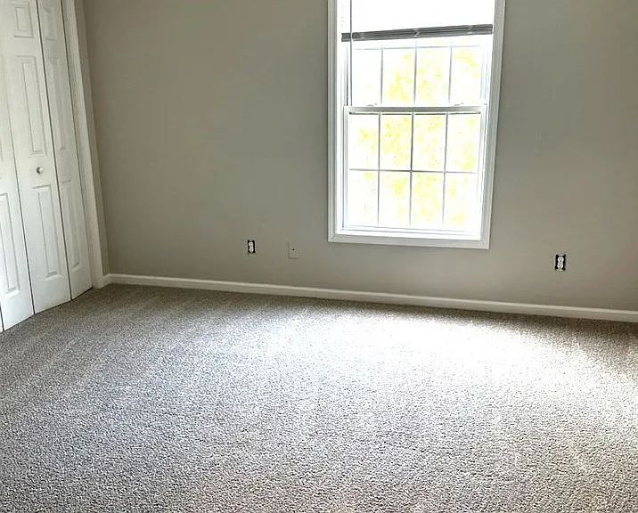 251 Hunter Hills Cir #4 — Photo 7