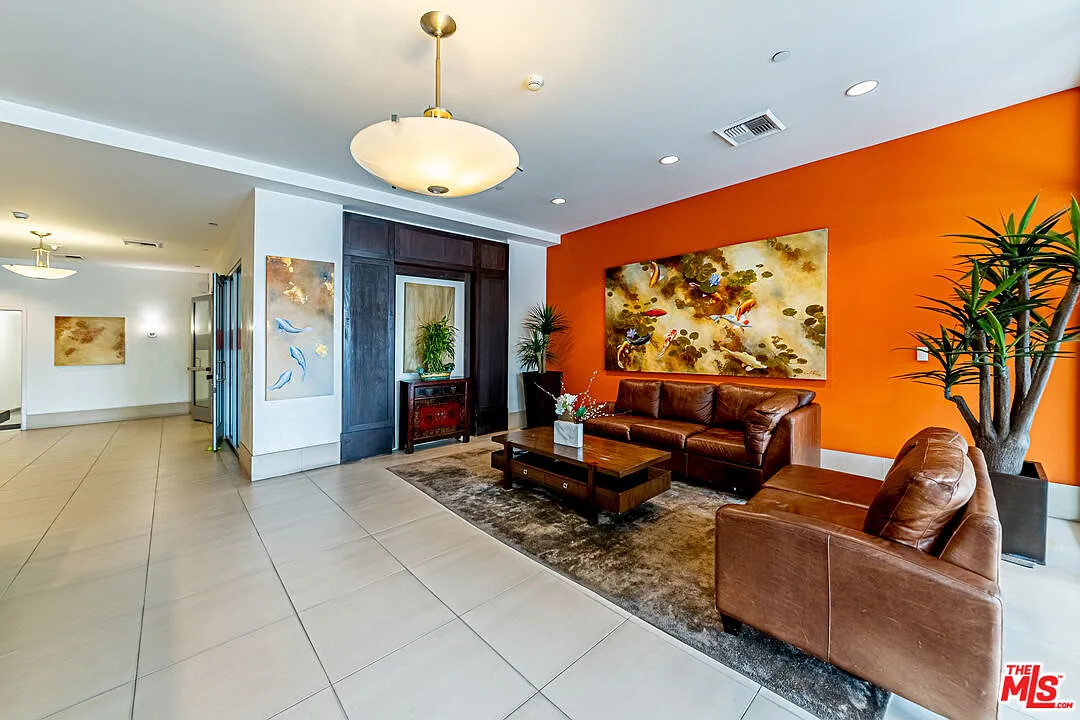 2 bed, 3.0 bath, 1740 sqft, $3,990 — Photo 2