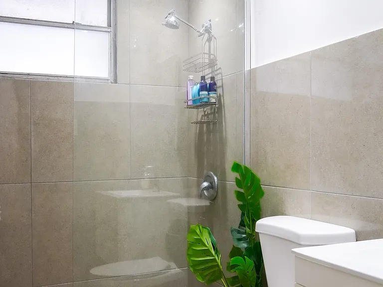 15 Calle Marseilles #6E — Photo 24