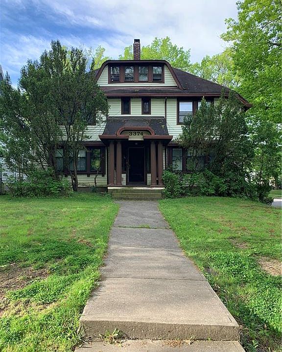 1st image of 3374 Euclid Heights Blvd