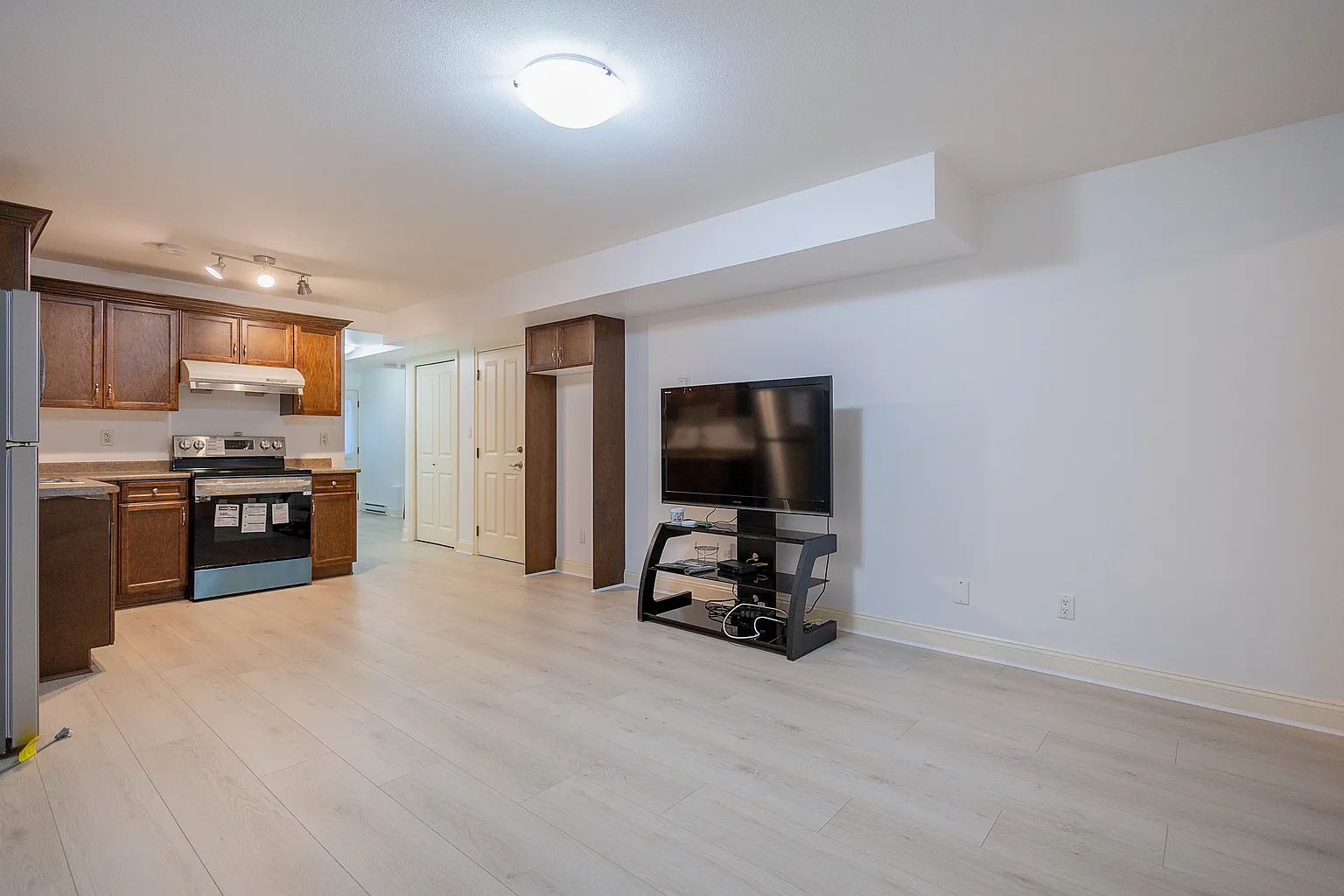 1089 Ruthina Ave photo 1