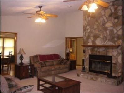 4th image of 239 Evergreen Ln