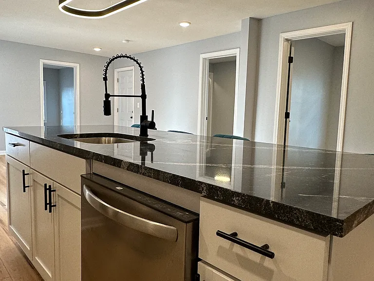 408 E Laurel St #2 — Photo 32