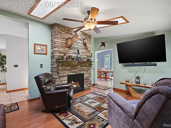 5th image of 3167 Roods Lake Rd