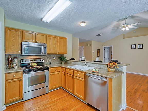 3rd image of 1036 Jones Creek Dr