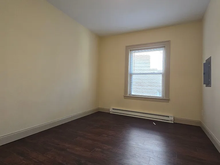 1416 E State St Apartments — Photo 5