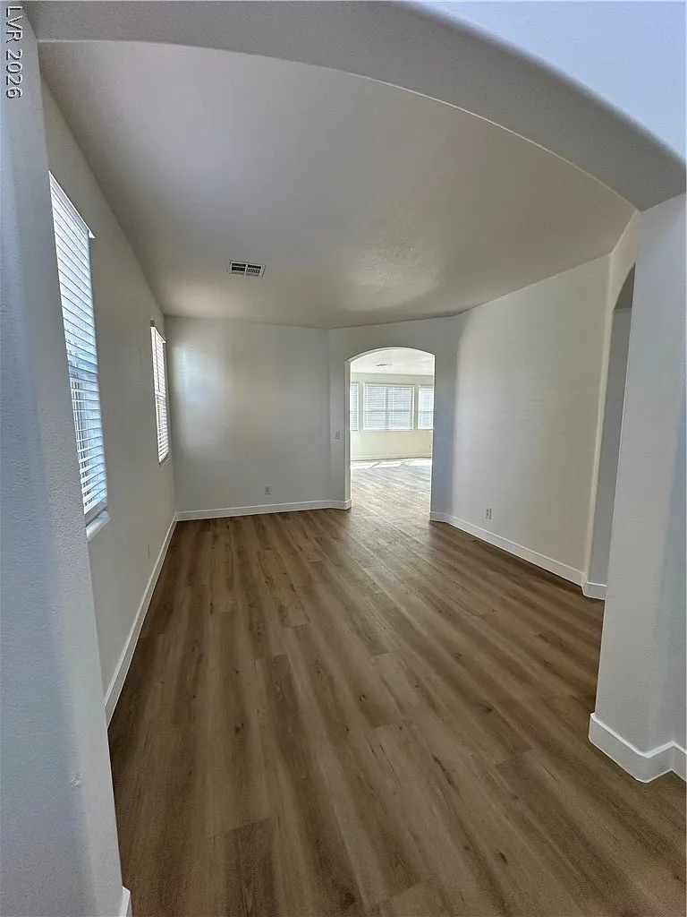4 bed, 2.5 bath, 3010 sqft, $2,650 — Photo 2