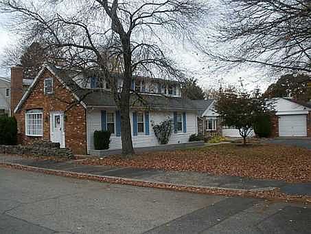 1st image of 34 Hutchinson Ave
