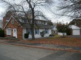 34 Hutchinson Ave, Pawtucket, RI 02861