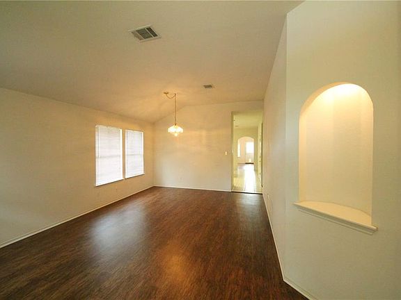 4th image of 8305 Osborne Dr