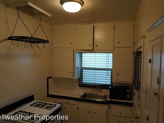 3rd image of 109 Bennett Ave APT C