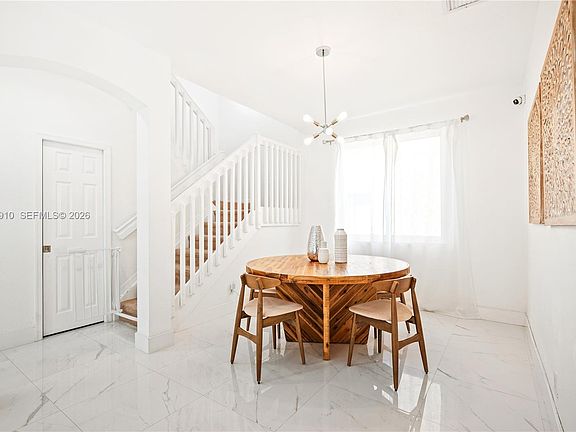 4th image of 445 Conservation Dr