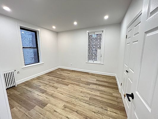 5th image of 43-22 49th St #D3