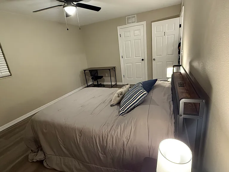 102 Shore Dr E — Photo 9