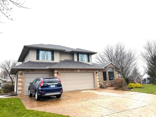 911 Kadel Ct, Geneseo, IL 61254