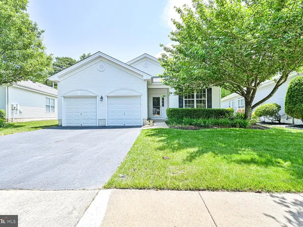 110 Hyannis Ct, Galloway, NJ 08205