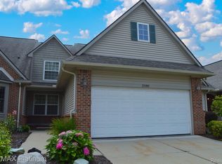 2580 Kerria Dr, Howell, MI
