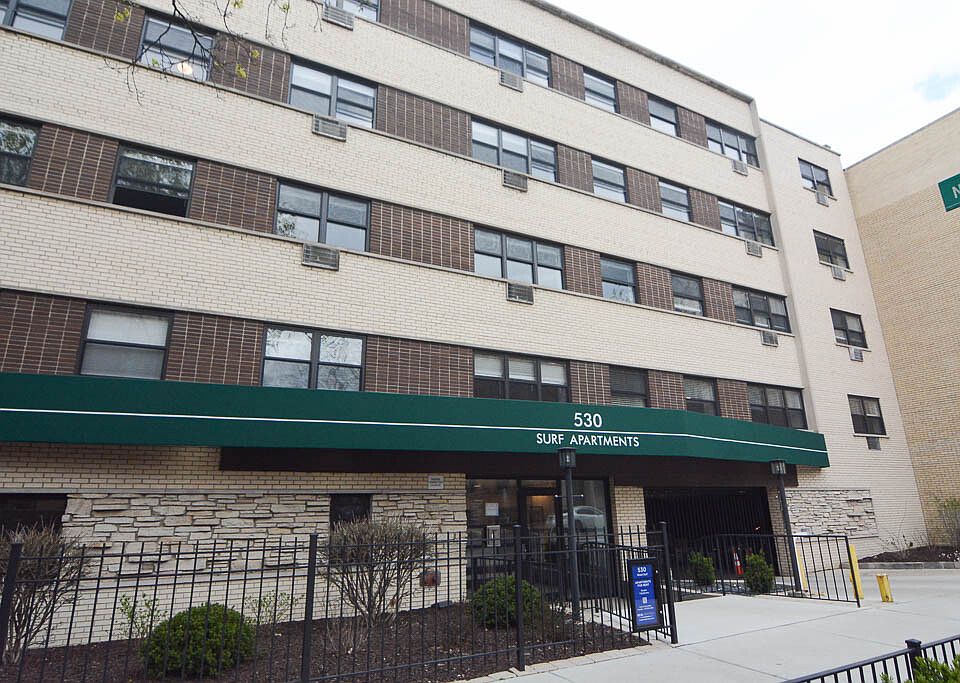 1st image of 530 W Surf St #D113