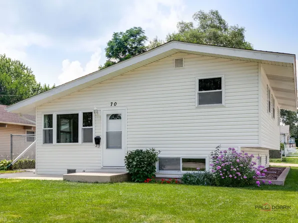 70 N Ridgemoor Ave, Mundelein, IL 60060
