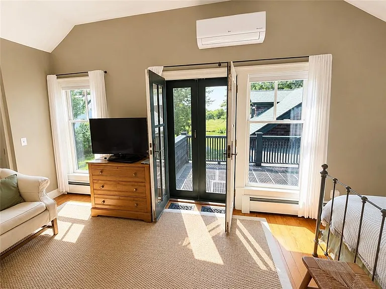 41 Calvert Pl — Photo 13