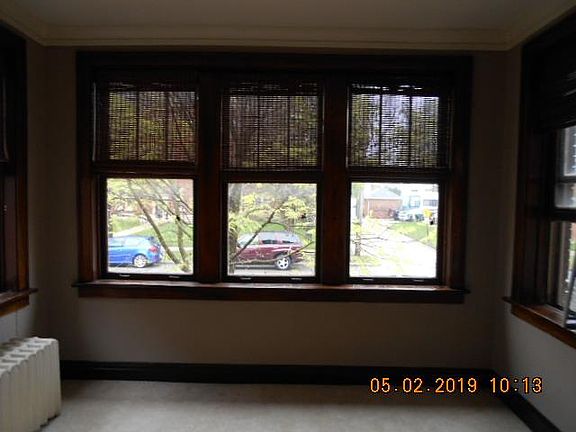 2nd image of 115 E Jackson St APT 4