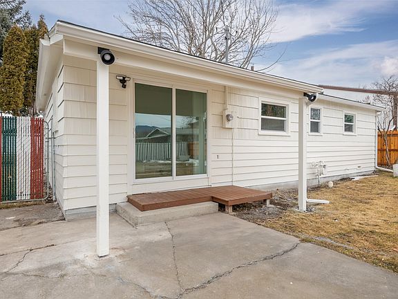 2nd image of 2111 Margaret St