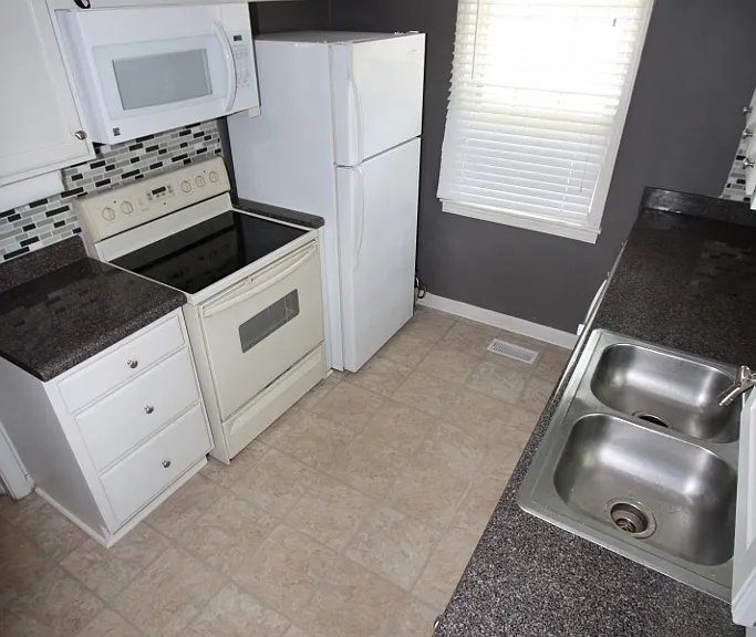 222 Beechwood Cir — Photo 6