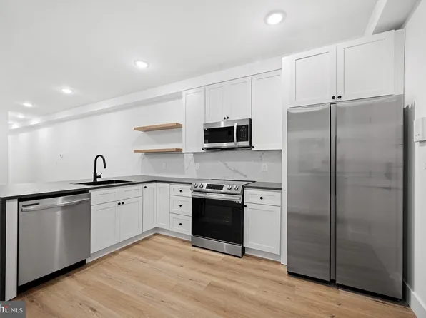 3216 W Diamond St, Philadelphia, PA