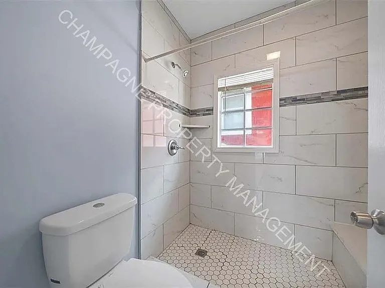 2454 Cypress Ave — Photo 10