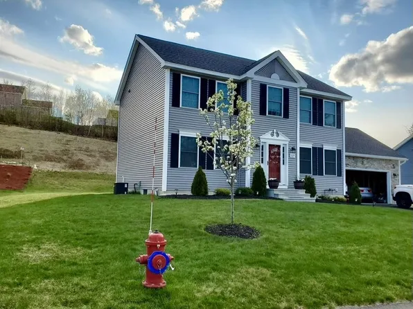 127 University Circle, Hooksett, NH 03106