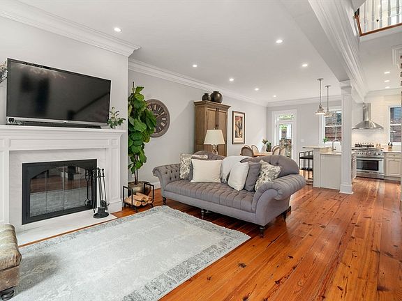 3rd image of 15 Lawnwood Pl