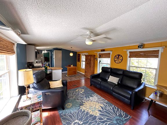 3rd image of 50 Hilton Avenue