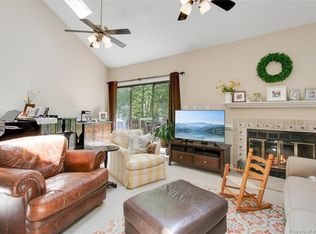 319 Bridgewater Dr, Newport News, VA 23603