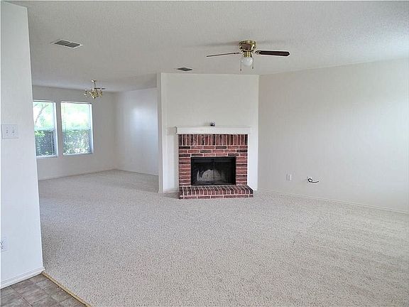 2nd image of 2521 Lake Meadow Dr