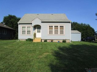 106 S Vandemark Ave, Hartford, SD 57033