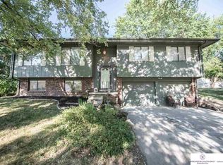 13954 Drexel Cir, Omaha, NE 68137
