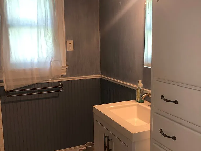 918 Bowie St — Photo 13
