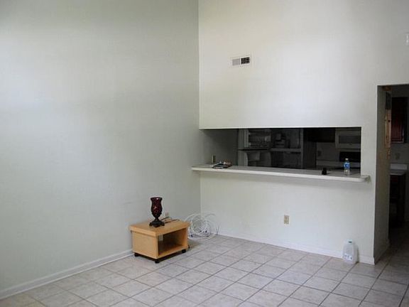 2nd image of 1827 Crane Dr