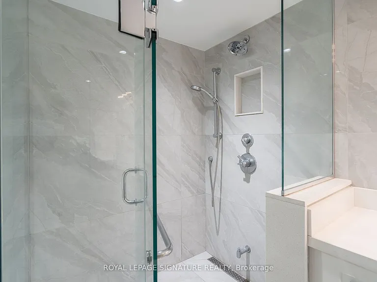 305 Blue Grass Blvd #BASEMENT — Photo 24
