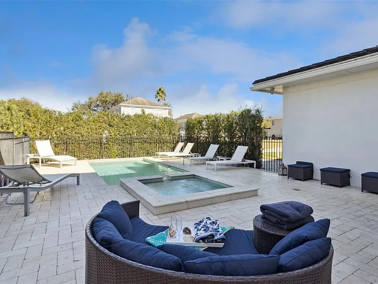 7423 Sparkling Ct — Photo 26