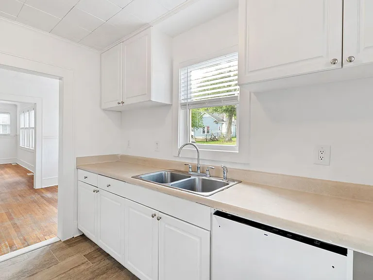 207 E Delafield Ave — Photo 11