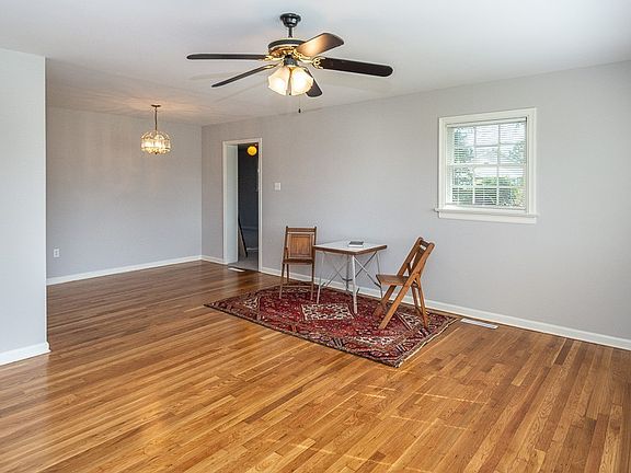 4th image of 504 Mansfield Dr