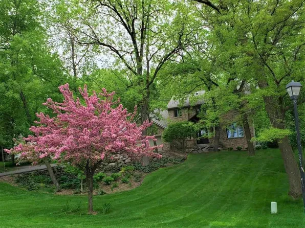 1565 Viewcrest Ln, Burnsville, MN 55306