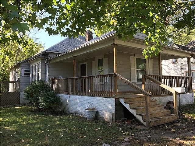1st image of 806 Vine St