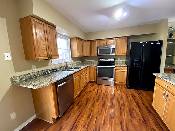 5th image of 9124 Dominion Cir