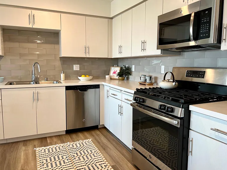 5210 W Olympic Blvd #201 — Photo 5