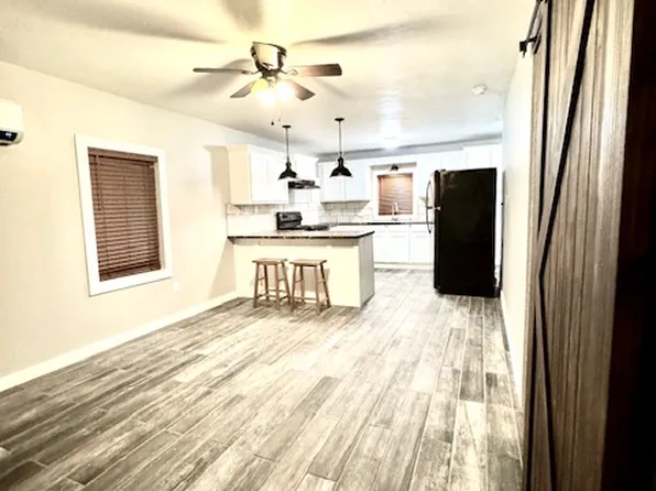 103 NW 6th St, Tuttle, OK 73089