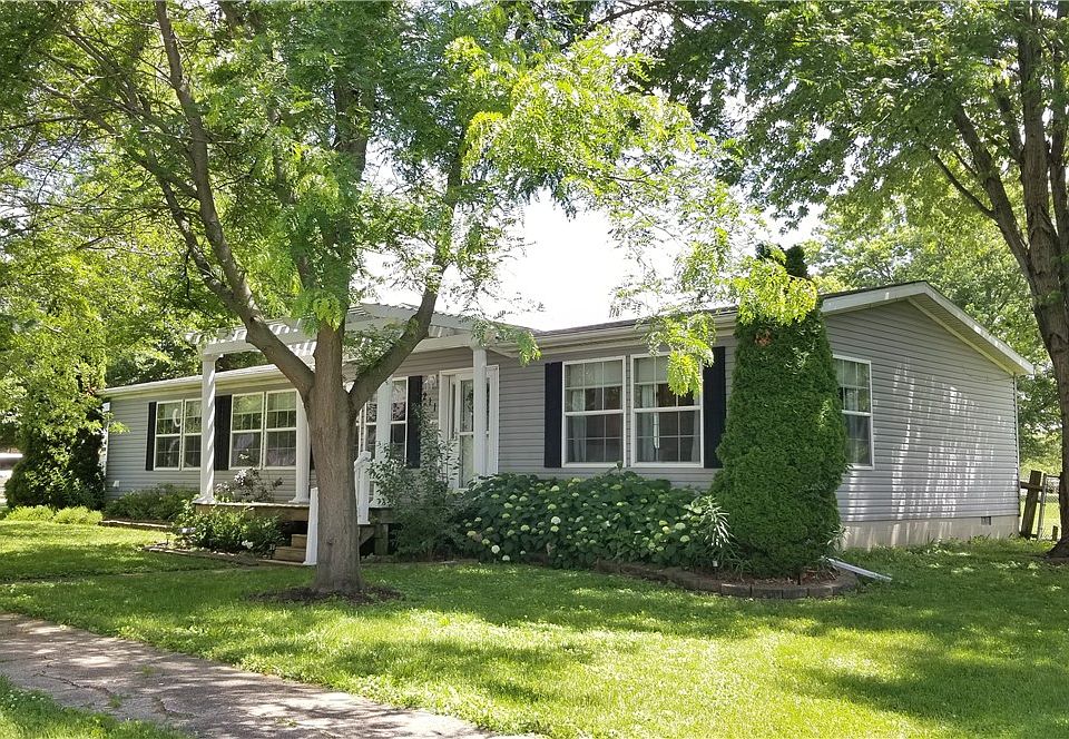 211 S Cedar St, Stewardson, IL 62463 Zillow